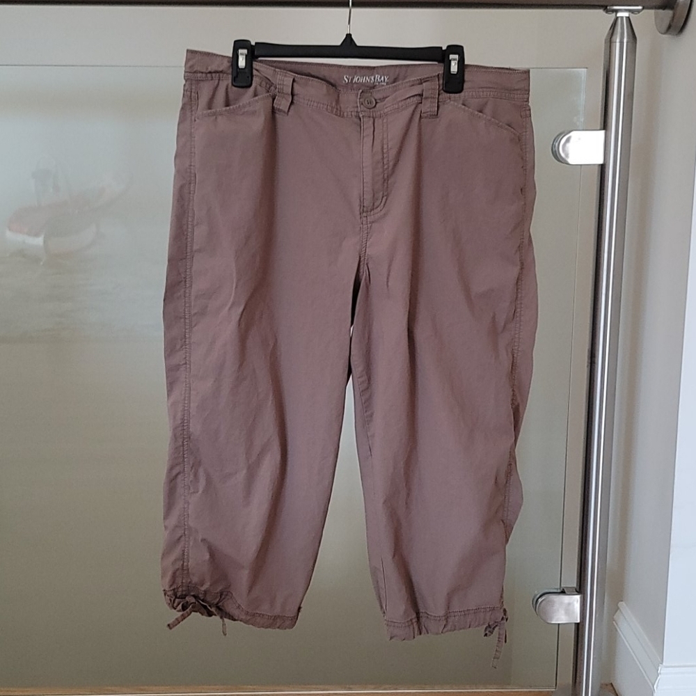 St. John's Bay women's capris. Size 16